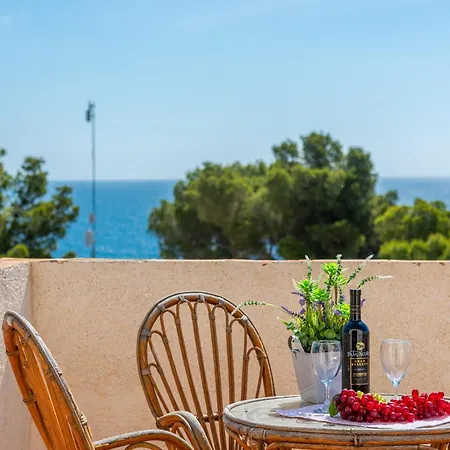Diego - Plusholidays Villa