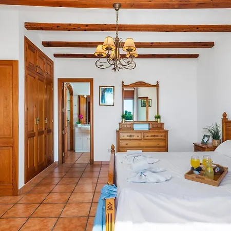 Diego - Plusholidays Villa Benissa